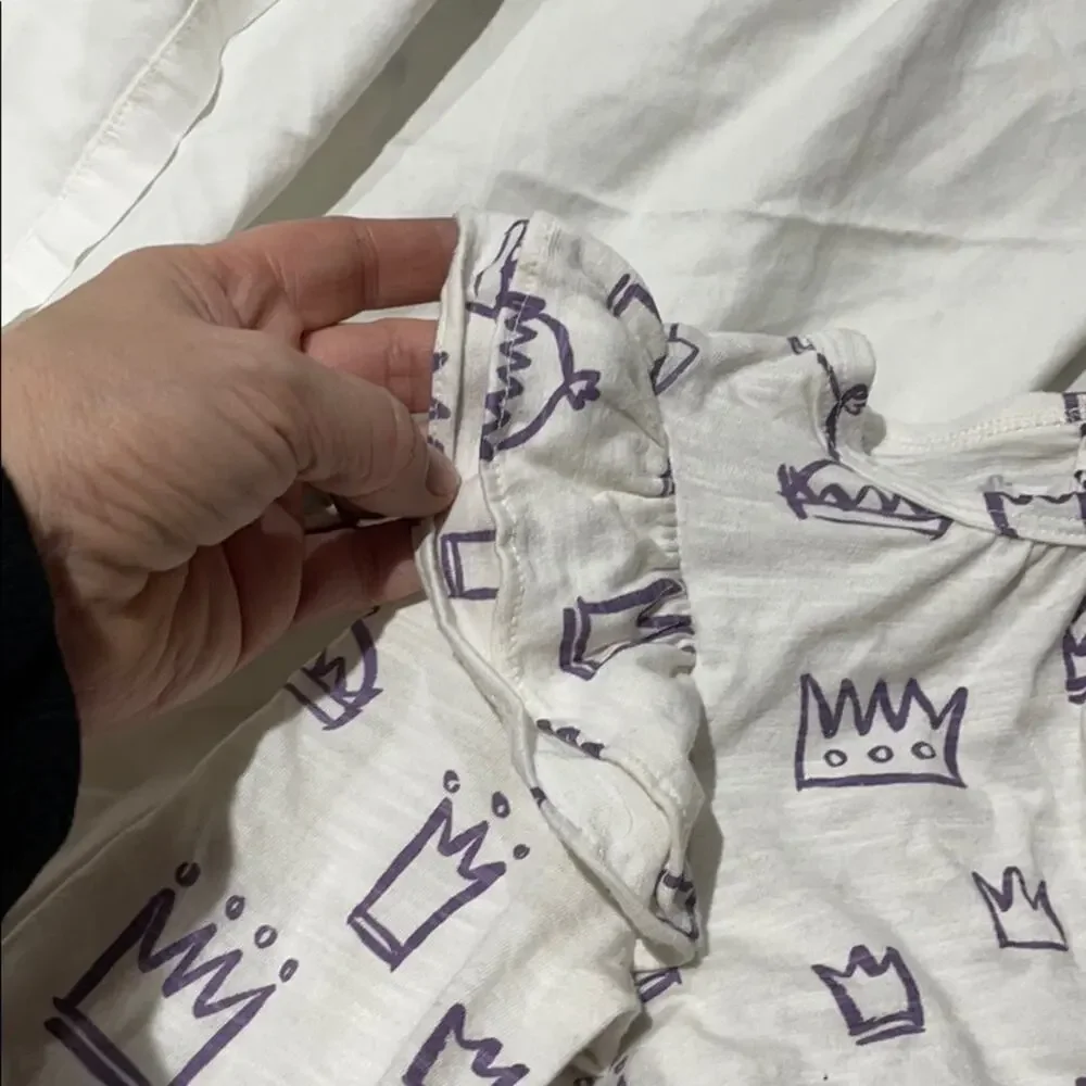 Oshkosh 4t lavender crown outfit worn once